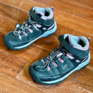 KEEN hiking boots size 13